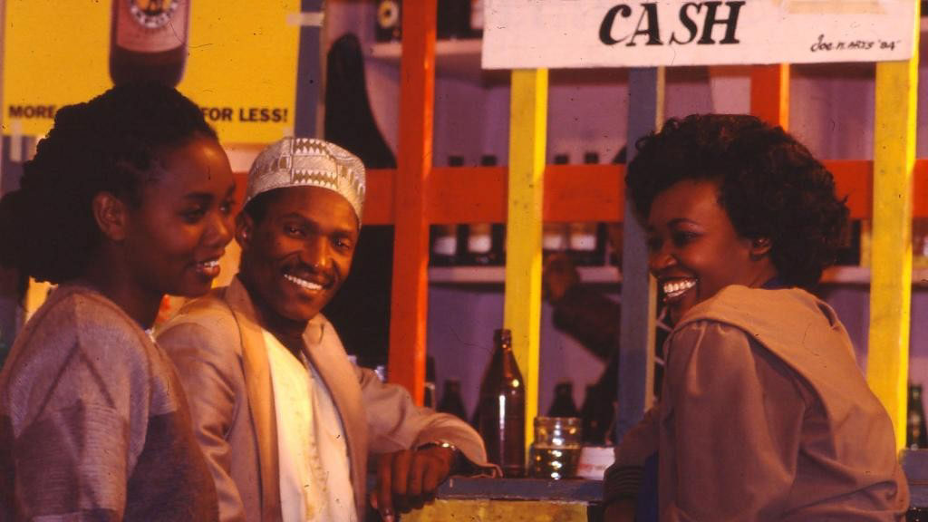 Wn
Wanjiru Kinyanjui - DER KAMPF UM DEN HEILIGEN BAUM